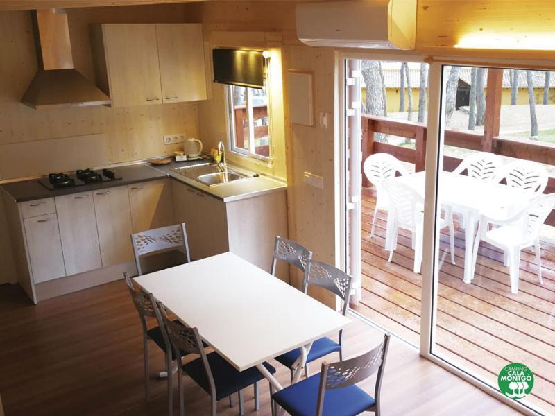 L' Escala Wecamp Cala Montgo酒店 外观 照片